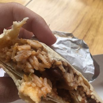 Hugo's Tacos - Bad chicken burrito.. looks like a rice burrito if you ask me - Mexican Near Me - Studio City, California