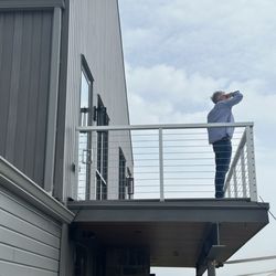 Kingdom Of The Hawk Vineyard - Balcony
