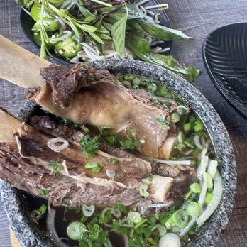 Pholuscious - Beef short ribs pho is delicious - Vietnamese Near Me - Huntington Beach, California
