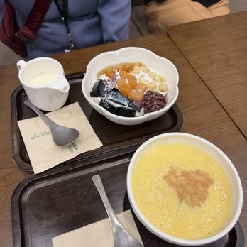 Makkee Dessert - Desserts Near Me - Bellevue, Washington