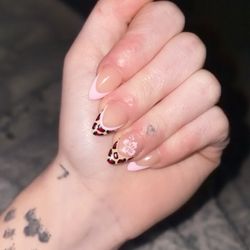 Leon Nails - Recent set done by Mimi