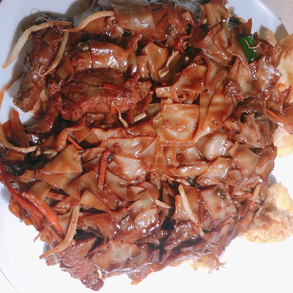 China Chef - Beef chow fun - Chinese Near Me - Saint Paul, Minnesota