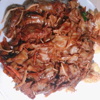 China Chef - Beef chow fun - Chinese Near Me - Saint Paul, Minnesota