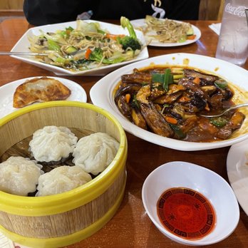 Four Seasons Chinese Restaurant - Shanghai dumplings, potstickers, Szechuan eggplant, vegetable chow mein. - Dim Sum Near Me - Clovis, California Four Seasons Chinese Restaurant - Shanghai dumplings, potstickers, Szechuan eggplant, vegetable chow mein. - Dim Sum Near Me - Clovis, California