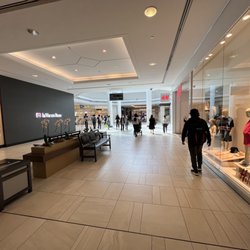 CF Richmond Centre
