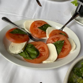 Grimaldi's Pizzeria - Insalata Caprese Salad - Pizza Near Me - Allen, Texas