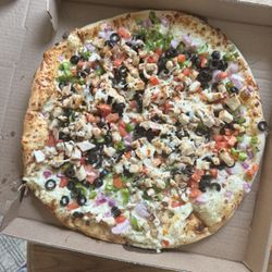 Primo Pizza - Creamy Garlic Chicken Pizza