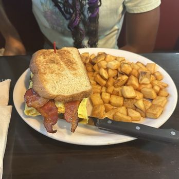 Chicken 'N The Egg - Breakfast & Brunch Near Me - Fort Walton Beach, Florida Chicken 'N The Egg - Breakfast & Brunch Near Me - Fort Walton Beach, Florida