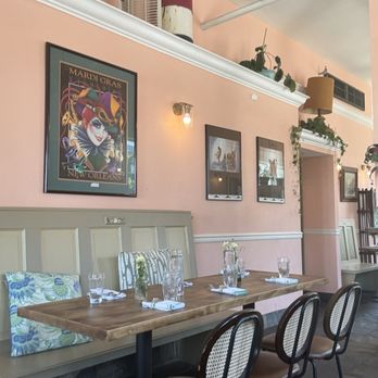 Chez Lafayette - Cajun cuisine - Cajun/Creole Near Me - Tacoma, Washington