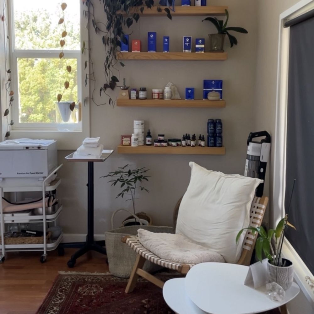 Glow Wellness Maui - Acupuncture Near Me - Makawao, Hawaii Glow Wellness Maui - Acupuncture Near Me - Makawao, Hawaii