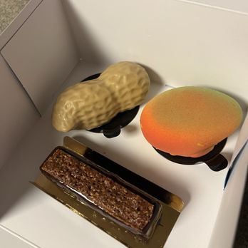 Artelice Patisserie - Peanut and 100% chocolate cake - Patisserie/Cake Shop Near Me - Burbank, California Artelice Patisserie - Peanut and 100% chocolate cake - Patisserie/Cake Shop Near Me - Burbank, California