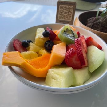 Hau Tree - Fruit platter - Seafood Near Me - Honolulu, Hawaii