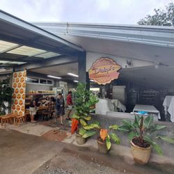 Dialyn's Bakeshop - Storefront