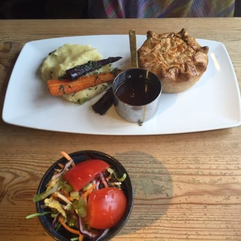 Flying Horse - Chicken and ham pie with salad - Restaurants Near Me - Bedford, BDF