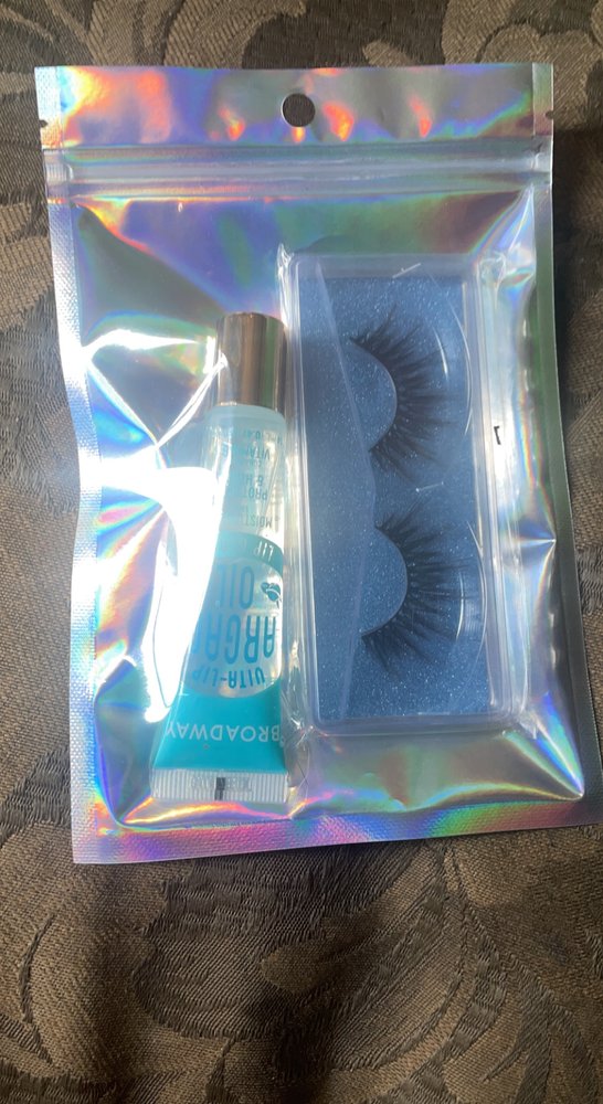 Yazz Lash Collection Logo