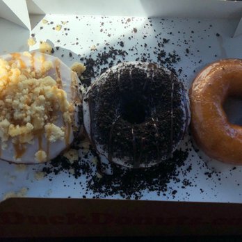 Duck Donuts - Apple Pie, Cookies & Cream, Original Glaze - Coffee & Tea Near Me - Pfluegerville, Texas
