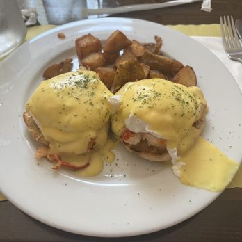 Chatham Sunrise - Lobster Benedict - Breakfast & Brunch Near Me - North Chatham, Massachusetts Chatham Sunrise - Lobster Benedict - Breakfast & Brunch Near Me - North Chatham, Massachusetts