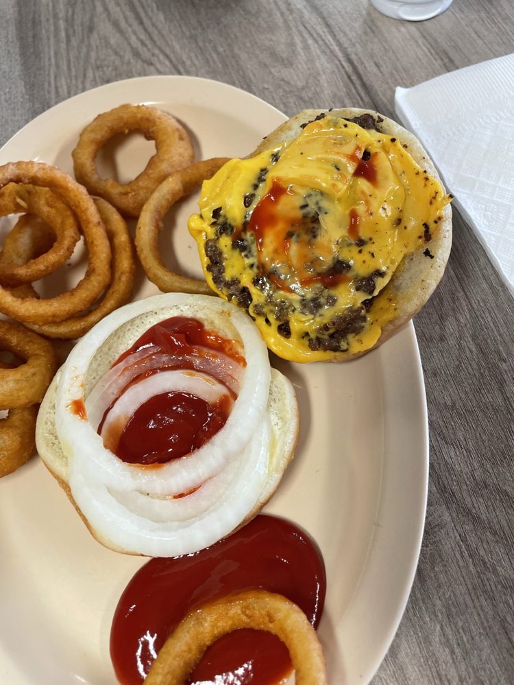 STANFORD’S DRIVE IN RESTAURANT Updated September 2024 10 Reviews