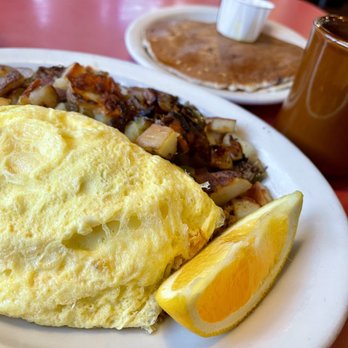 12th Ave. Cafe - Italiano omelette with breakfast home fries and blueberry pancakes - Breakfast & Brunch Near Me - Issaquah, Washington 12th Ave. Cafe - Italiano omelette with breakfast home fries and blueberry pancakes - Breakfast & Brunch Near Me - Issaquah, Washington