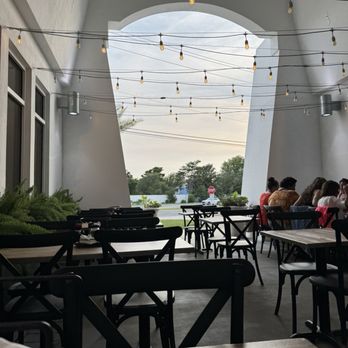Ghost Crab Pizza - Outside Seating - Pizza Near Me - Inlet Beach, Florida