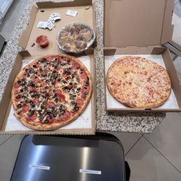 Cheese Pie & Sausage, Mushroom, Black Olives & Pepperoni Pie + Garlic Knots