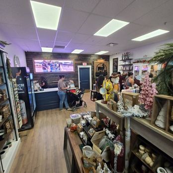 Eden's Echo Country Store - Marana - Cosmetics & Beauty Supply Near Me - Marana, Arizona