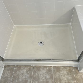 Hyper Tubs Refinishing - Shower Pan before - Painters Near Me