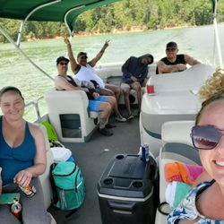 Sierra Pontoon Rentals - We rented Miss Daisy. This is our 2nd time driving Miss Daisy :)