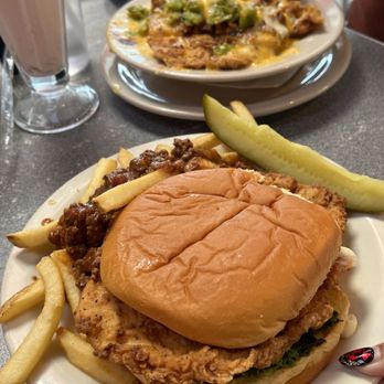 66 Diner - Crispy Chicken Sandwich - Diners Near Me - Albuquerque, New Mexico