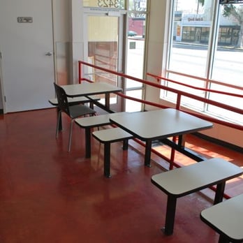 Burbank Laundry - Nice tables to sit at - Laundromat Near Me - Burbank, California
