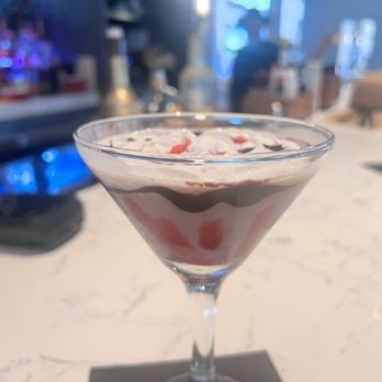 V Lounge - French Kiss - New American Near Me - Solvang, California