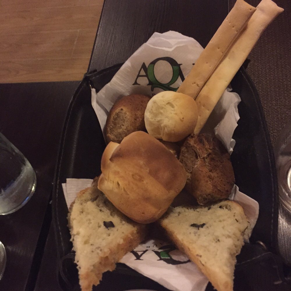 Aqva Restaurant - Amazing bread basket. All good but my favorite was the olive bread! - Argentine Near Me - Puerto Iguazú, N