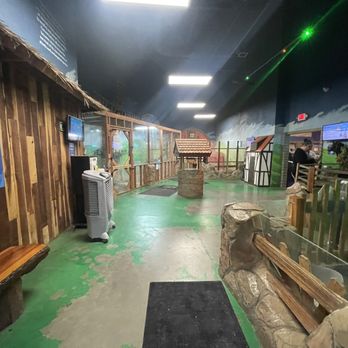 SeaQuest - Folsom - This room had wide variety from the Giant Finnish rabbit and Silkie chickens to kangaroos and porcupines! - Aquariums Near Me - Folsom, California SeaQuest - Folsom - This room had wide variety from the Giant Finnish rabbit and Silkie chickens to kangaroos and porcupines! - Aquariums Near Me - Folsom, California