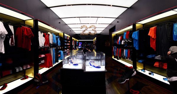 flight 23 by at footaction