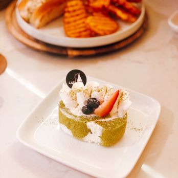 Light Cafe - Uji Matcha Chiffon Roll Cake - Cafes Near Me - Toronto, Ontario