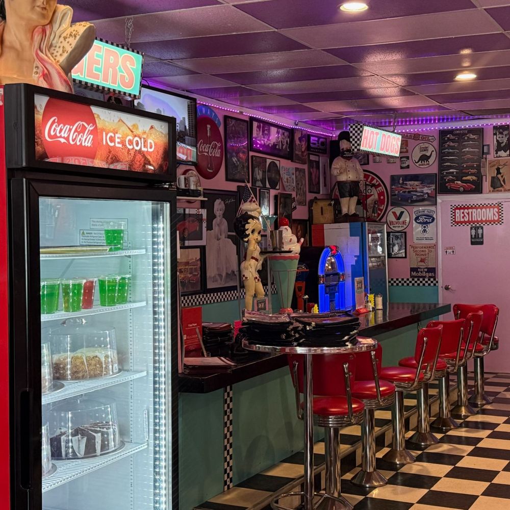 Famous 50's Diner - Diners Near Me - Bridgeport, Connecticut
