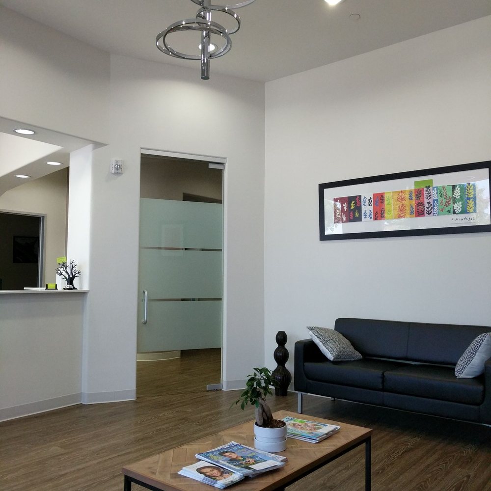 I like the look of the waiting area, and the couches/chairs are comfy.