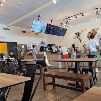 Blended Bistro & Boba - Thr line shows its popularity. - Bubble Tea Near Me - Orlando, Florida Blended Bistro & Boba - Thr line shows its popularity. - Bubble Tea Near Me - Orlando, Florida