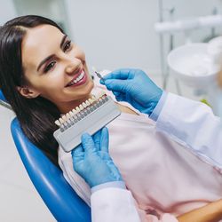Keele Crosstown Dental - Porcelain Veneers in York