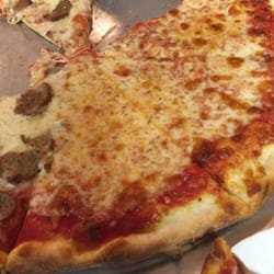 Palermo Pizzeria - Tony makes the best pie in the Valley