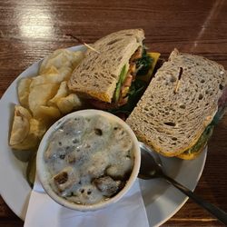 Sir Benedict's Tavern On the Lake - "English Onion" soup + Avocado & Bacon - Regular