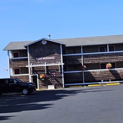 Bandon Beach Motel - Another view of the very well kept hotel