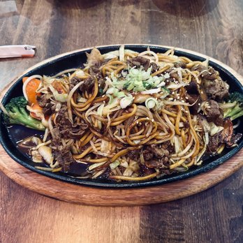 JL Sushi & Kitchen - Beef yakisoba - Sushi Bars Near Me - North Vancouver, British Columbia