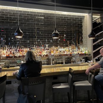 Deacon's New South - Comfortable seating w/cool bar - Steakhouses Near Me - Nashville, Tennessee Deacon's New South - Comfortable seating w/cool bar - Steakhouses Near Me - Nashville, Tennessee
