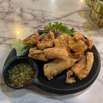 So Saap - Fried salmon belly with jel som - Thai Near Me - San Diego, California