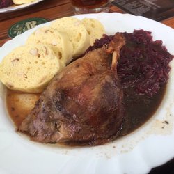 Restaurace U Džbánu - Duck with Red cabbage and dumplings