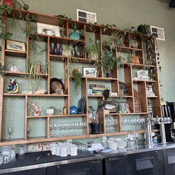 The Salty Pearl - Bar - Seafood Near Me - Oakland, California