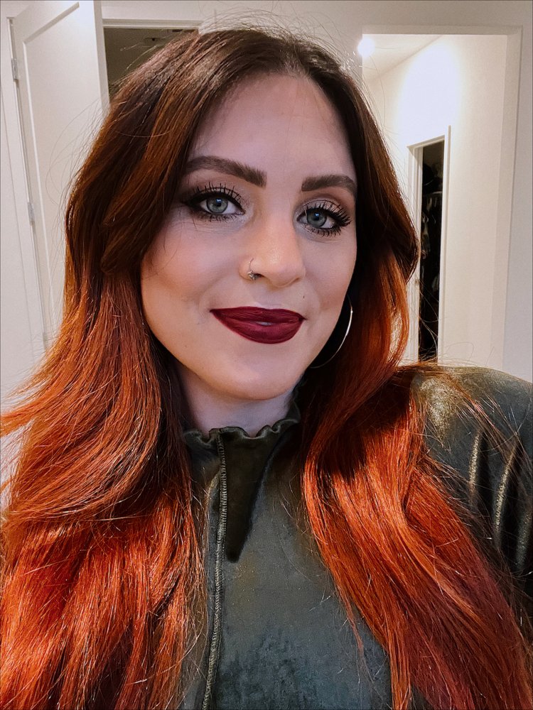Elizabeth Hair & Makeup Logo