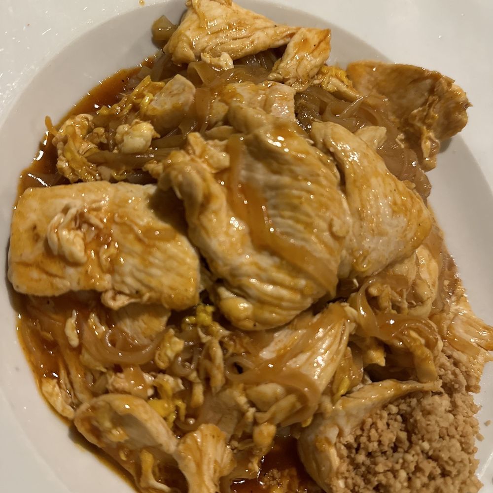 Kabuki - Chicken Pad Thai - Sushi Bars Near Me - Palm Beach Gardens, Florida