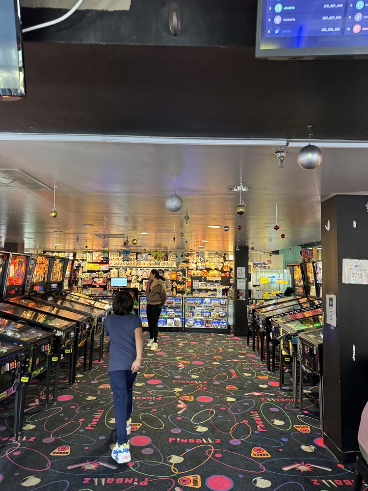 The Original Pinballz Arcade